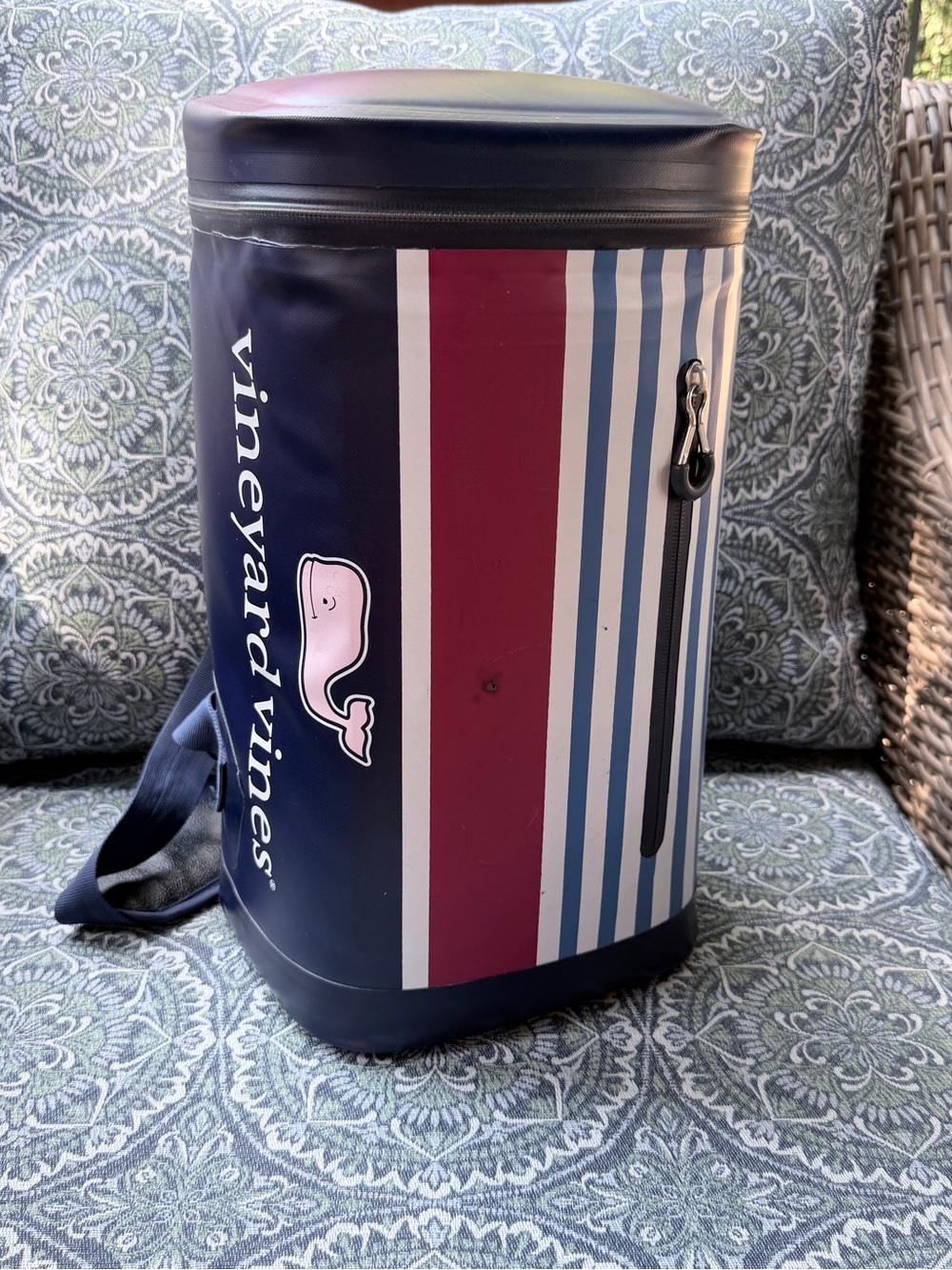 Vineyard Vines x Target Insulated Backpack 10 Can Cooler Sling Bag Zippered